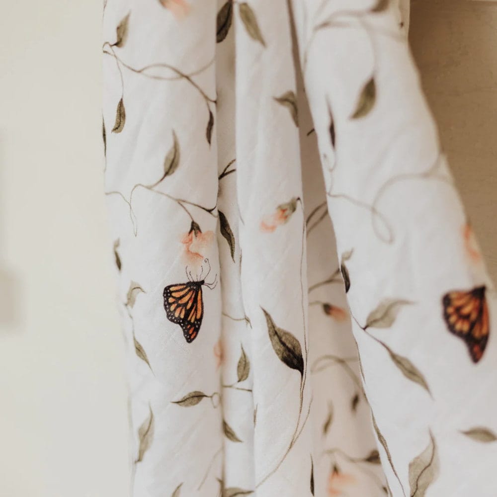 Snug as a Bub & Co. Organic Swaddle - Fly Away, Butterly